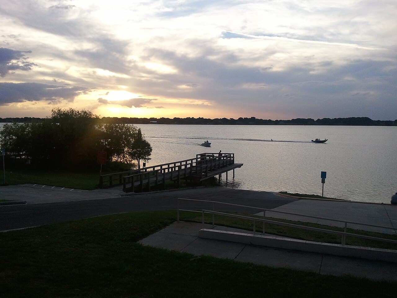 Eagle Lake Florida residential area with lake views and mature oak trees
